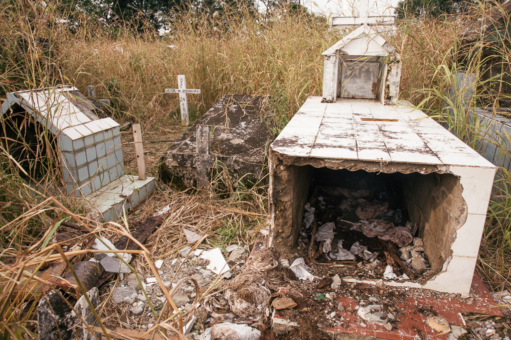 Photo Desecrated cemetery in San José del Guaviare 