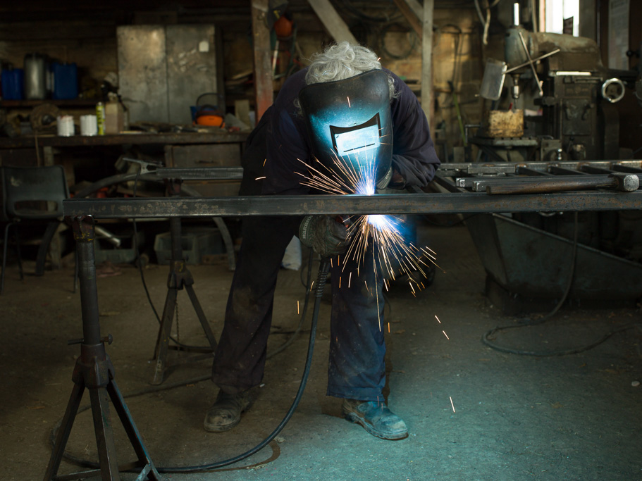 Photo Anatomy of an English country estate. Mickthe farm mechanic weldingx