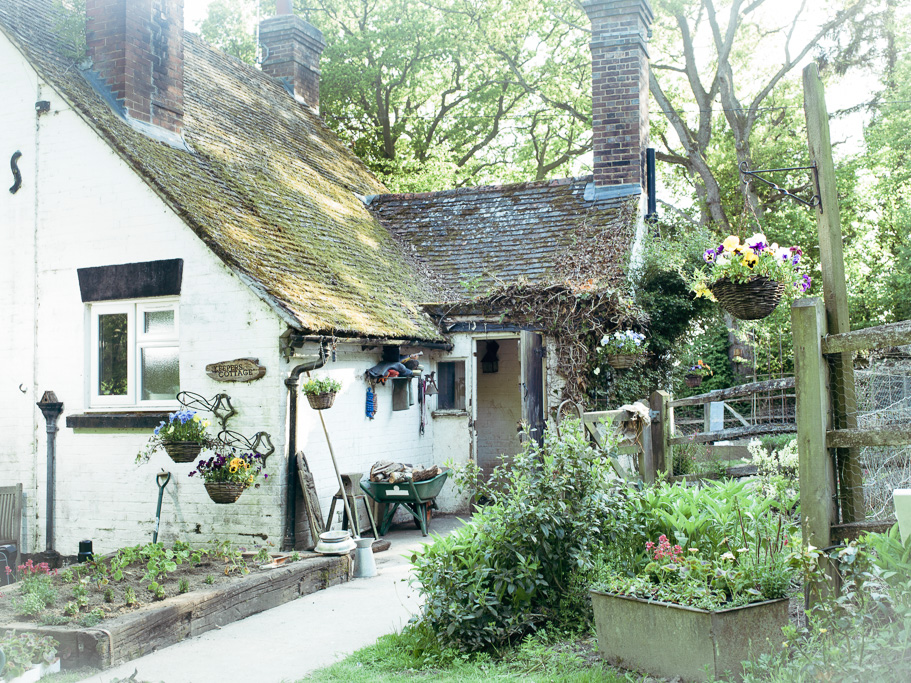 Photo Anatomy of an English country estate. Keeper