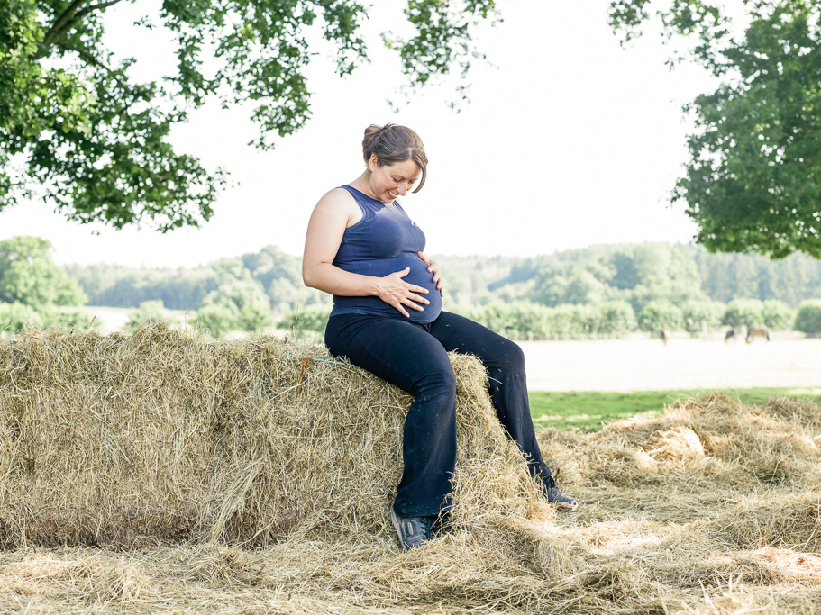 Photo Anatomy of an English country estate. Jo 8 months pregnant with Stanley and on her last day of work before maternity leave.