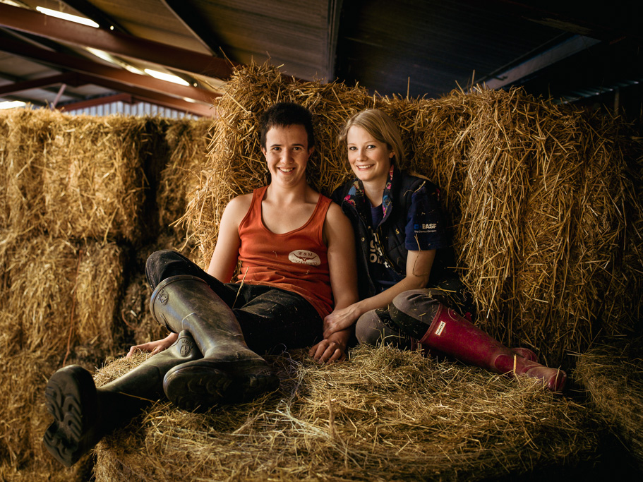 Photo Anatomy of an English country estate. Charlie and Jess, two young farm hands studying at Plumpton.