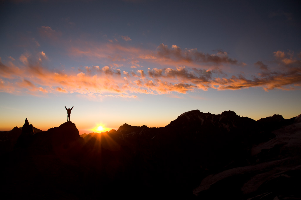 Photo The sun sets on Aconcagua, Argentina 